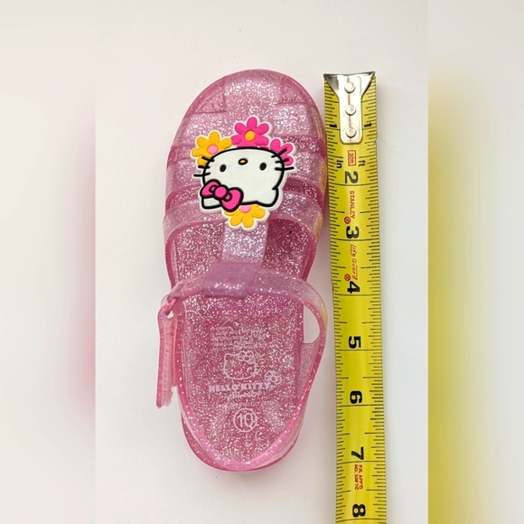 Hello Kitty Bundle - Tumbler, Lunch Bag and Jelly Sandals - Picture 7 of 16